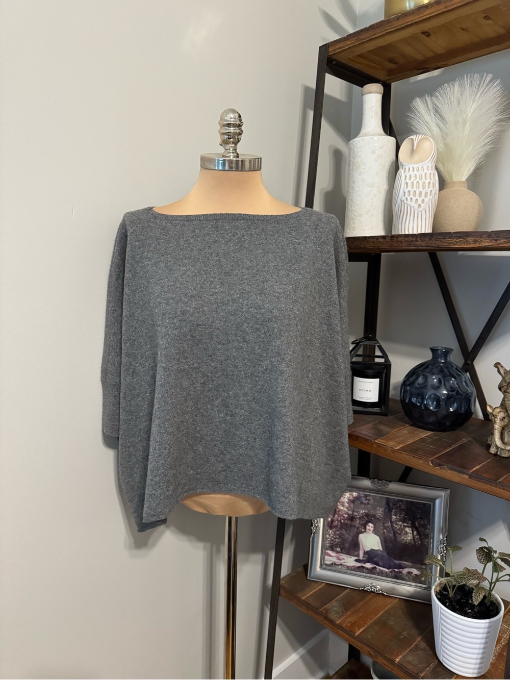 Vince 100% Cashmere Boxy Cropped Sweater Women XS/S Gray Quiet Luxury